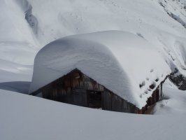 Massenhaft Schnee im Aufstieg zum Bärenhorn