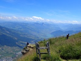 Mythen, andere Berge und Touristen