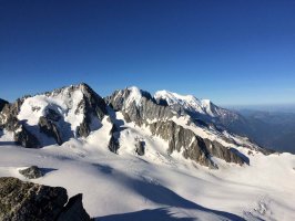 Blick zum Mont Blanc, rechts unten Chamonix