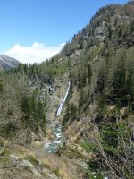 Wasserfall auf dem Weg zur Alpe di Sfii
